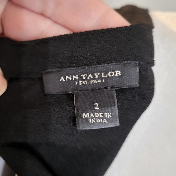 Ann Taylor white crotchet lace front, 1/2 zippered back, long sleeve blouse Sz 2 - Picture 6 of 9